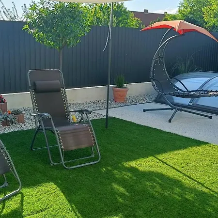 Zoeld Apartmanhaz شقة Balatonboglár