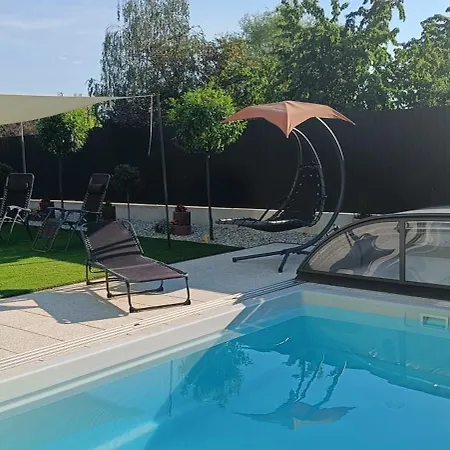 شقة Zoeld Apartmanhaz