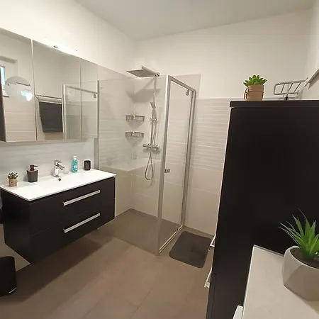 Zoeld Apartmanhaz شقة *