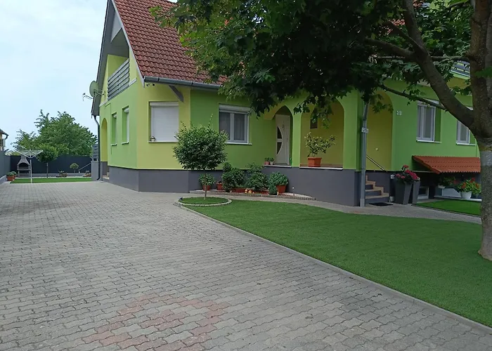 Zoeld Apartmanhaz شقة *