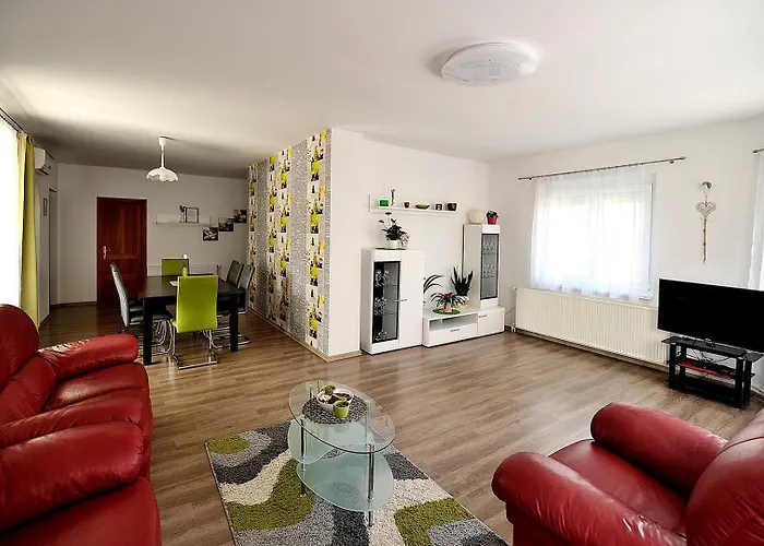 Appartement Zoeld Apartmanhaz *