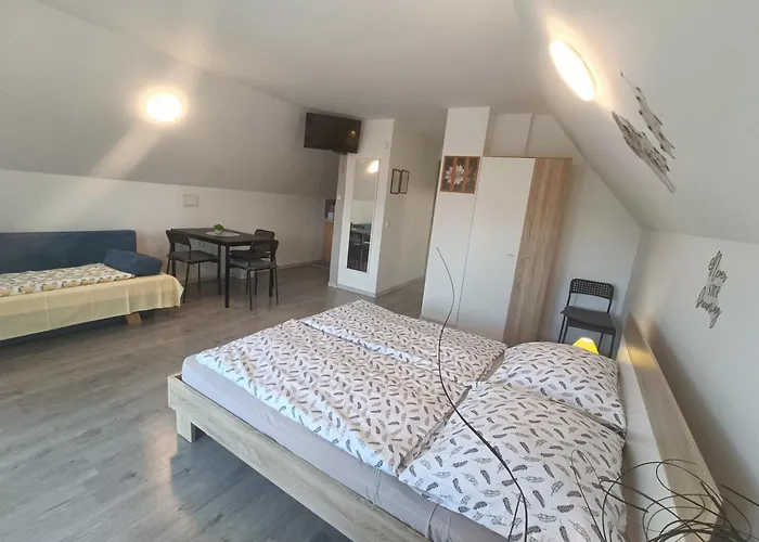 Zoeld Apartmanhaz شقة