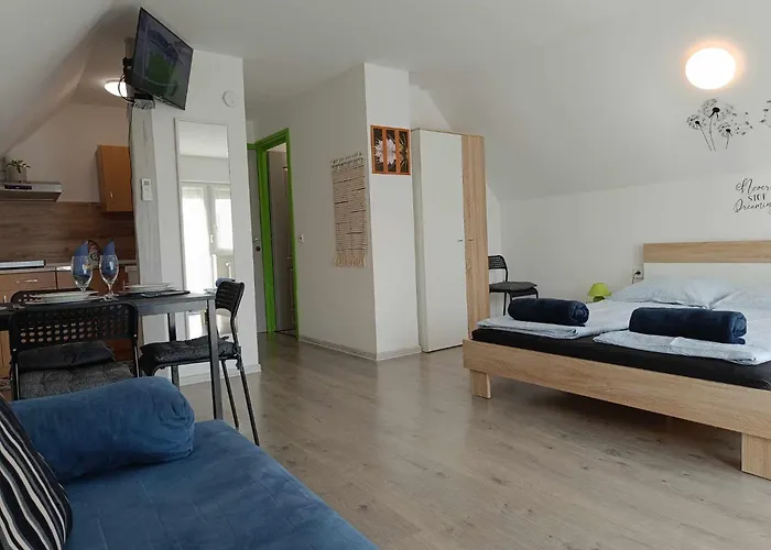 Appartement Zoeld Apartmanhaz *